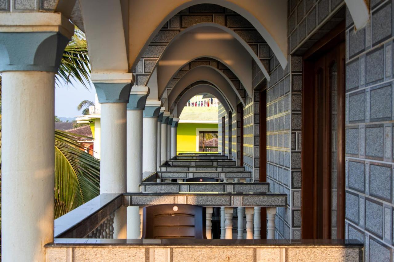 Larios Beach Holidays Resort Baga Exteriör bild
