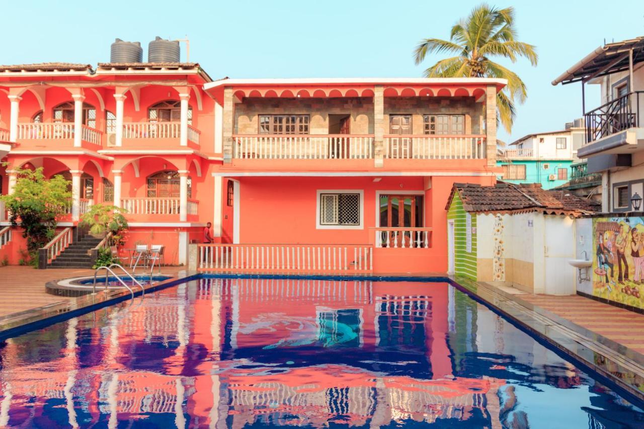 Larios Beach Holidays Resort Baga Exteriör bild