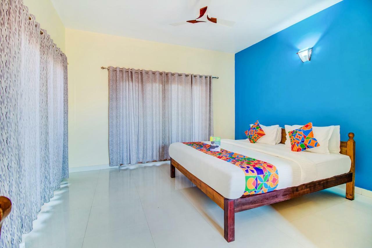 Larios Beach Holidays Resort Baga Exteriör bild