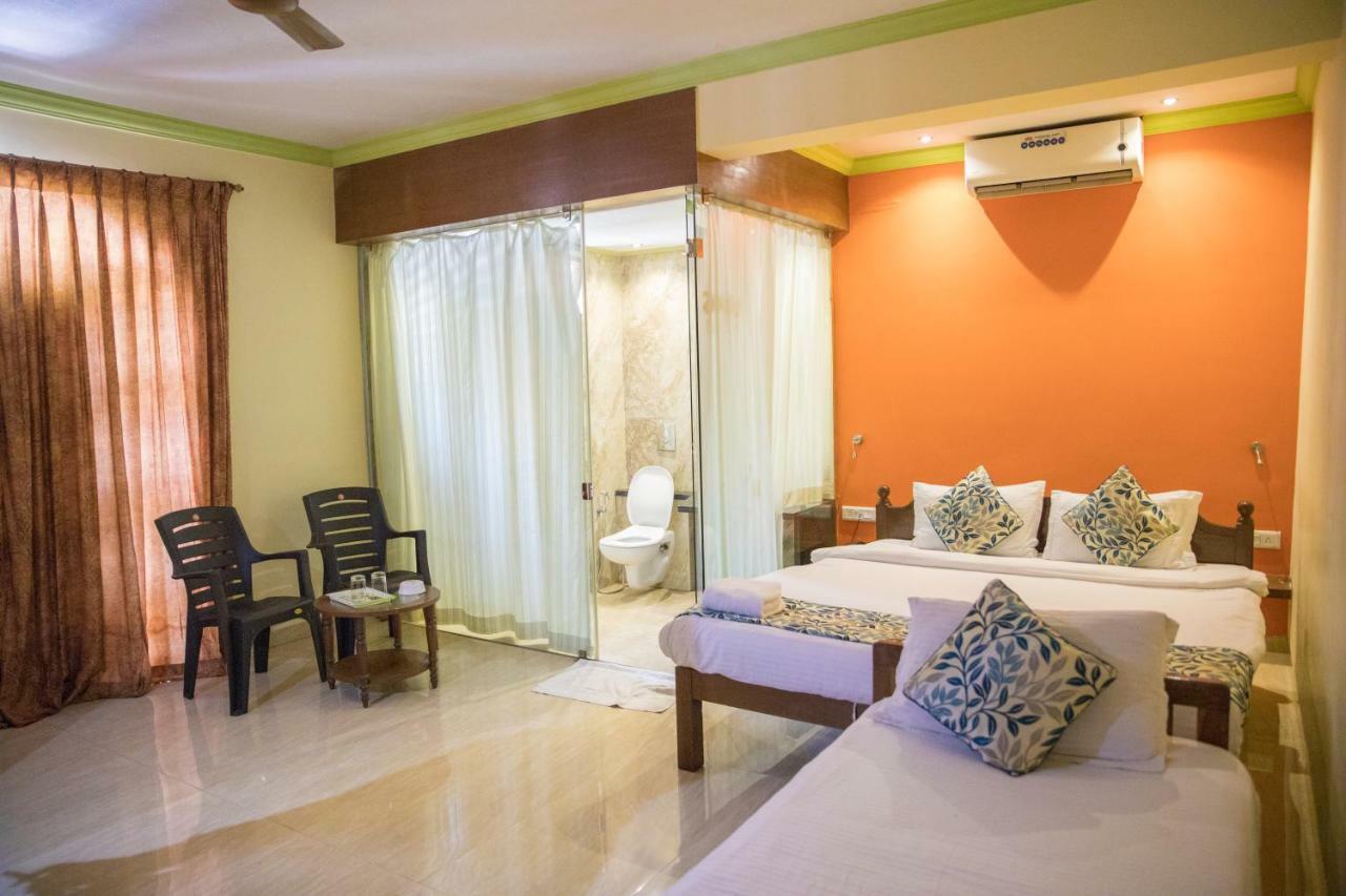 Larios Beach Holidays Resort Baga Exteriör bild