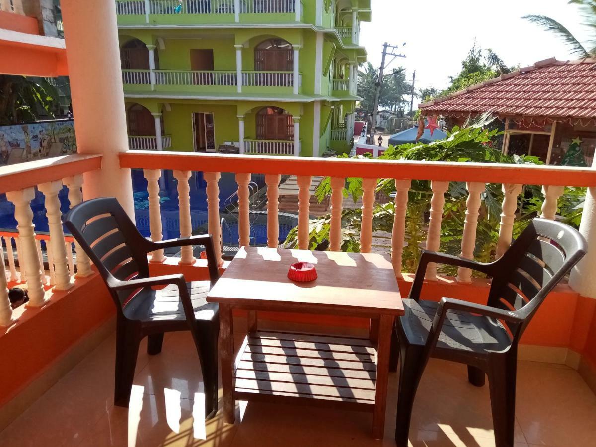 Larios Beach Holidays Resort Baga Exteriör bild